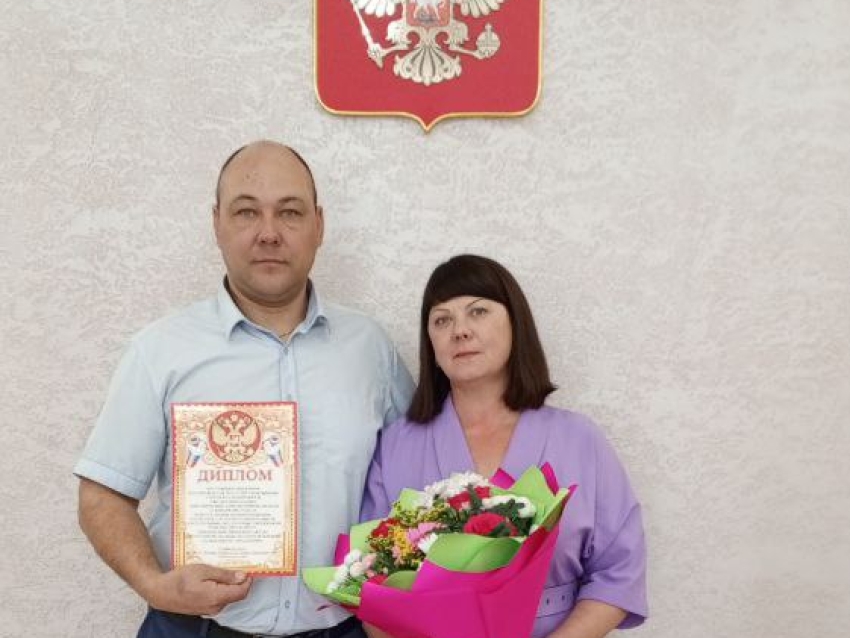 Любовь сквозь года: семейная пара из Петровска Забайкальского отпраздновала 25 лет брака